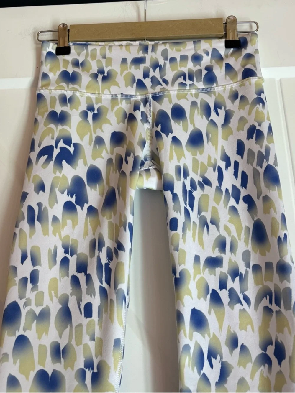 Alo Yoga Airbrush Yellow Blue Cheetah Leggings XS High Waist Full Length